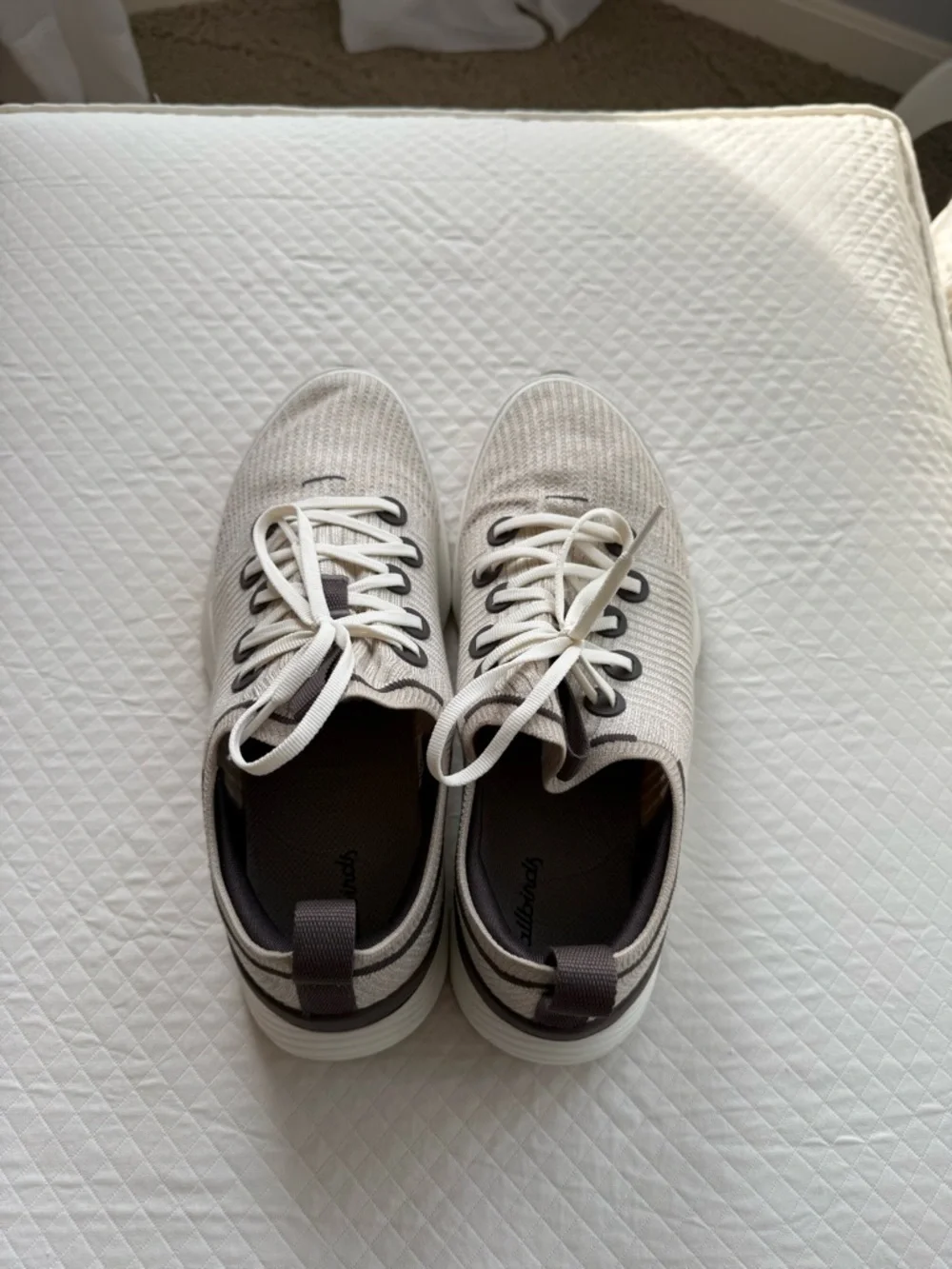 allbirds Men's Beige and Dark Brown Tree Runner Sneaker. Excellent Condition. - Picture 4 of 5